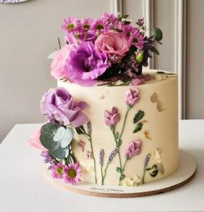 کیک-تولد-دخترانه-طرح-گل